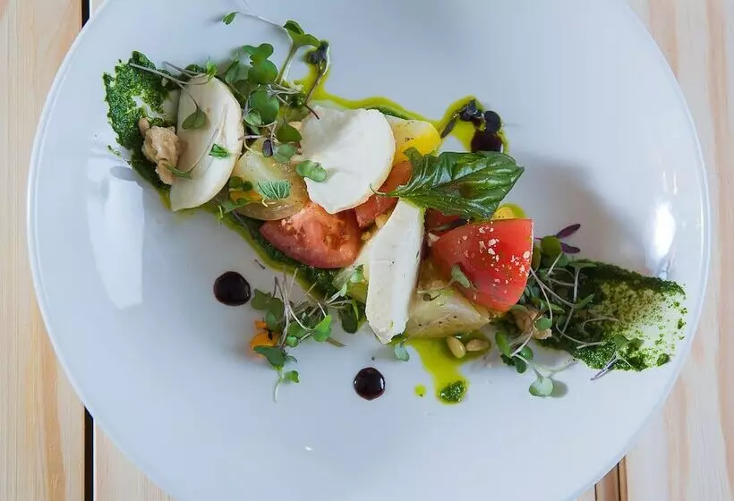 Coast Canmore Hotel & Conference Centre