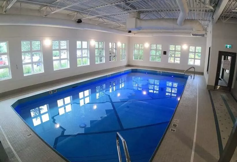 Coast Canmore Hotel & Conference Centre