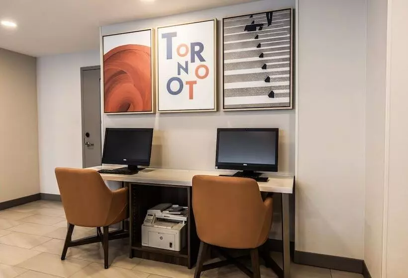 Отель Holiday Inn Express Toronto North York, An Ihg