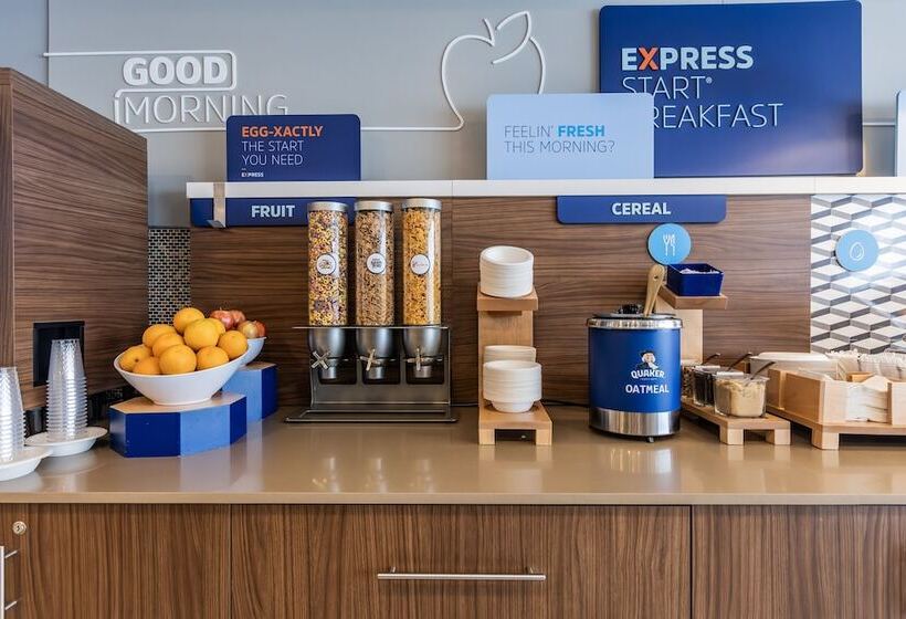 فندق Holiday Inn Express Toronto North York, An Ihg