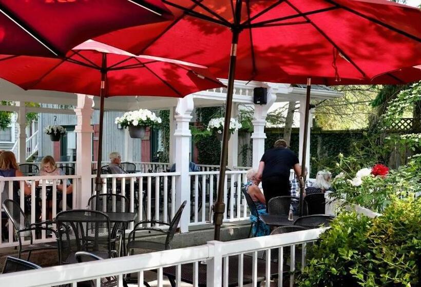 Hotel Kettle Creek Inn