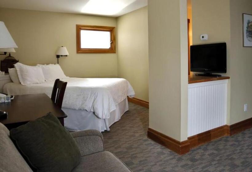 Hotel Kettle Creek Inn