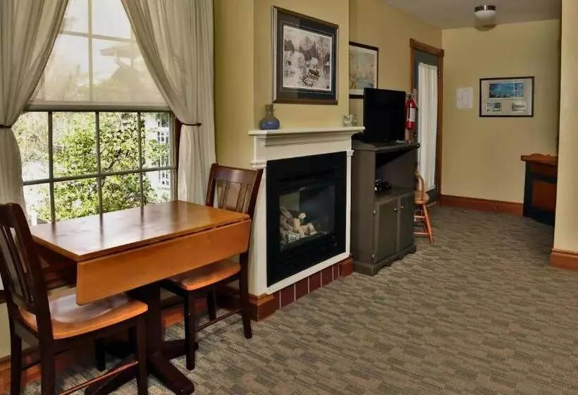 Hotelli Kettle Creek Inn