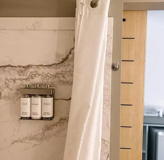 هتل La Place Rendez Vous