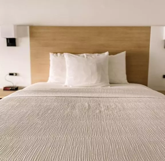 هتل La Place Rendez Vous