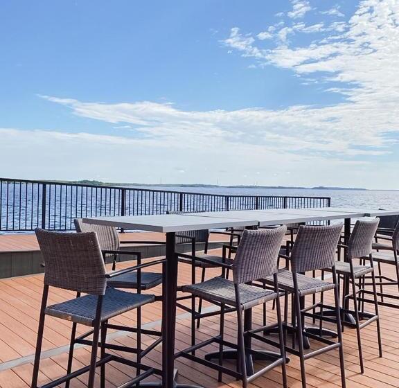 Szálloda La Place Rendez Vous