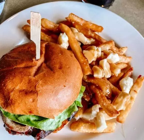 هتل La Place Rendez Vous