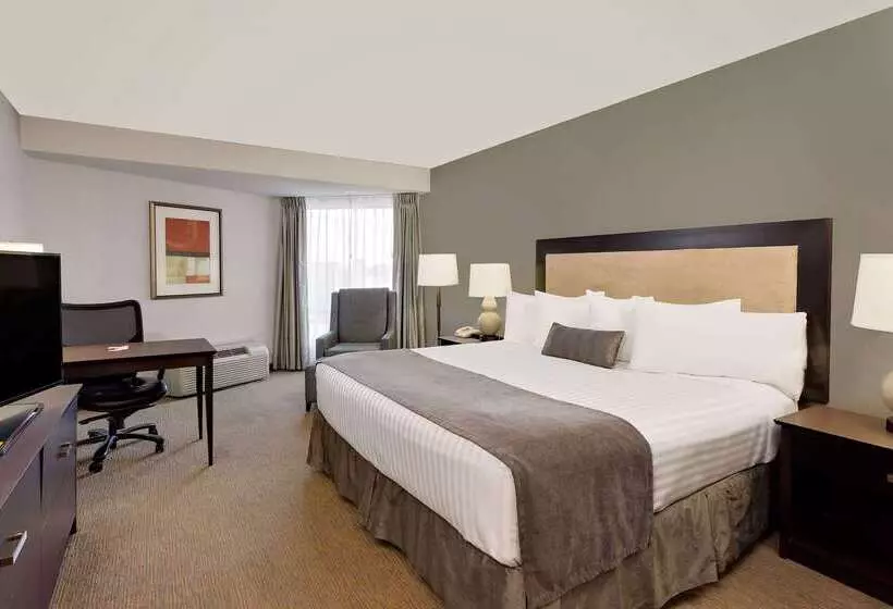 ホテル Ramada By Wyndham Kamloops