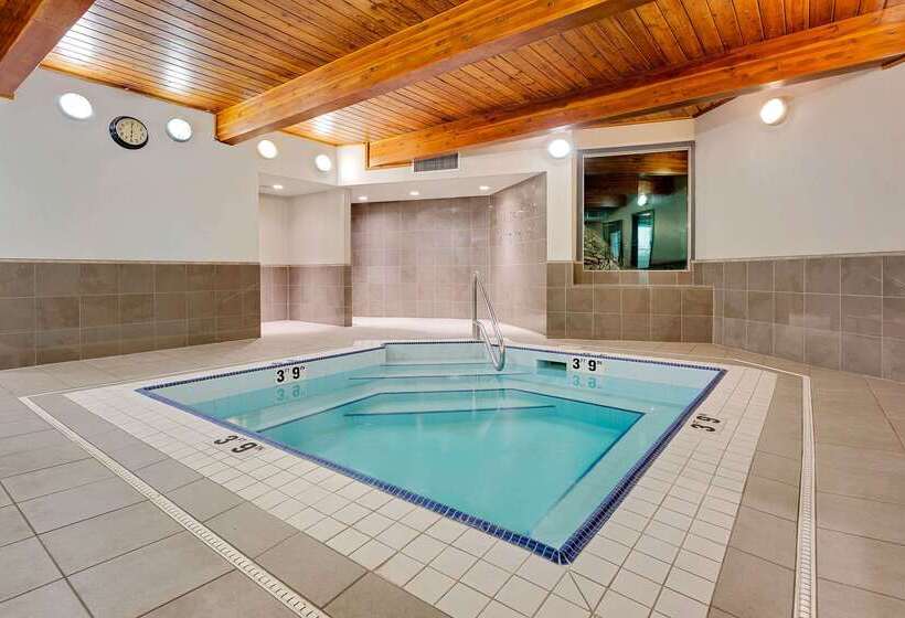 Hotel Ramada By Wyndham Kamloops