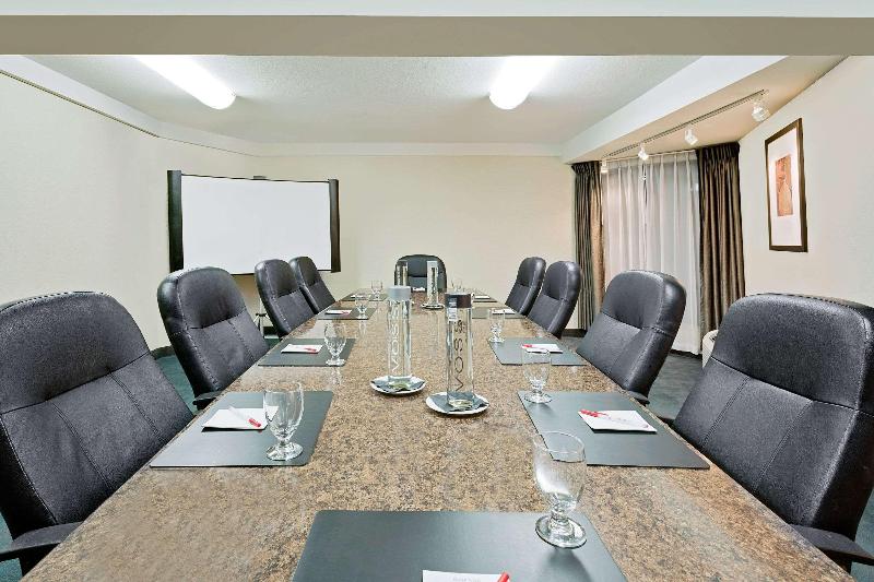 Hotel Ramada By Wyndham Kamloops