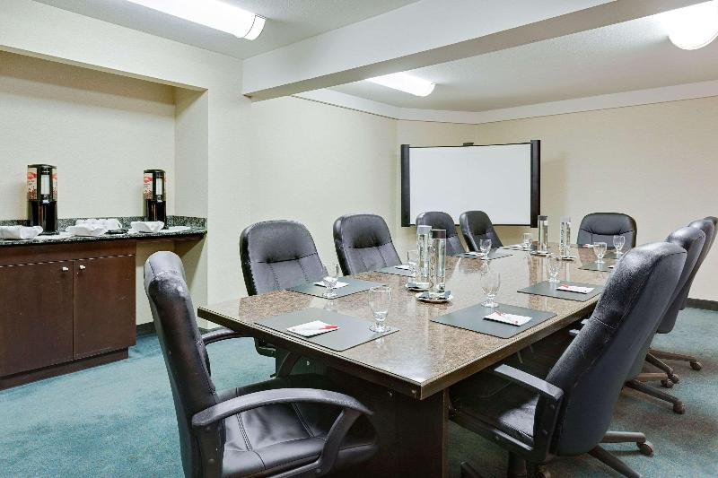 Hotel Ramada By Wyndham Kamloops