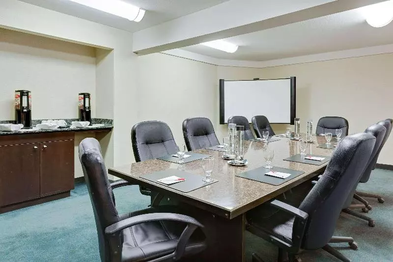 ホテル Ramada By Wyndham Kamloops