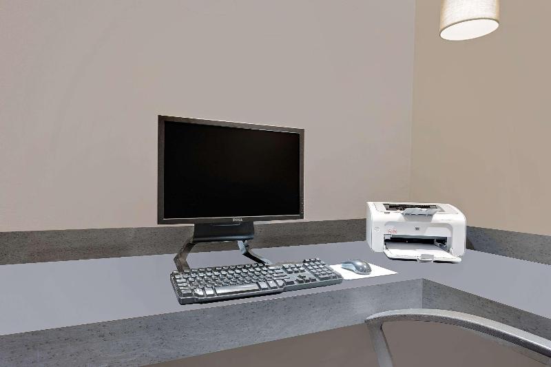 Hotel Ramada By Wyndham Kamloops