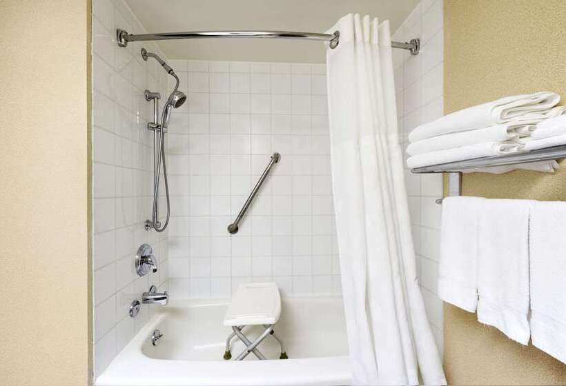 בית מלון כפרי Ramada By Wyndham Trenton