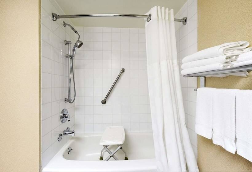 בית מלון כפרי Ramada By Wyndham Trenton