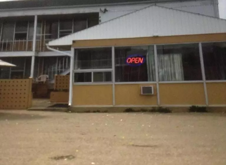 호텔 Raven Motor Inn