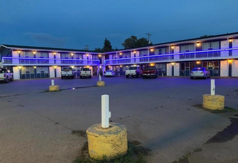 בית מלון כפרי Raven Motor Inn