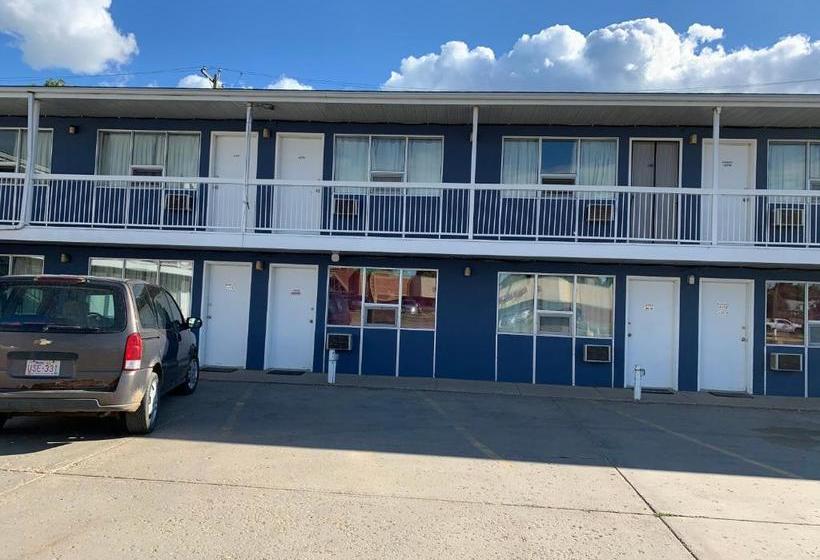 בית מלון כפרי Raven Motor Inn