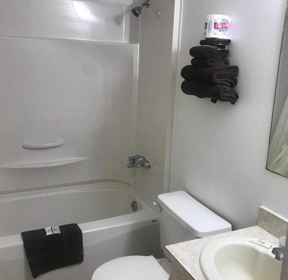 בית מלון כפרי Raven Motor Inn