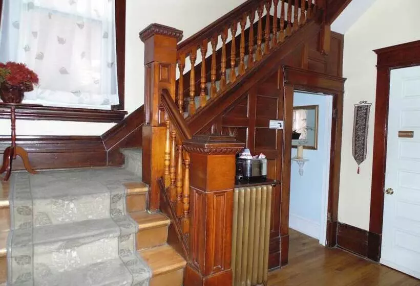 هتل Rideau Inn