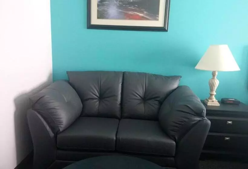 Отель Days Inn By Wyndham Sudbury & Conference Centre