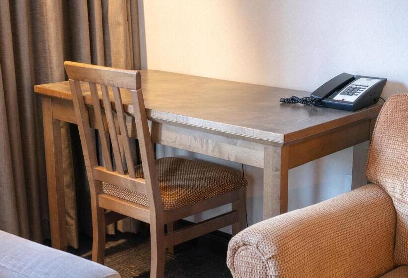 فندق The Rundlestone Lodge