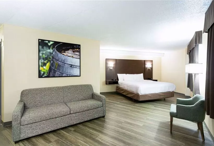 Отель Days Inn By Wyndham Fallsview