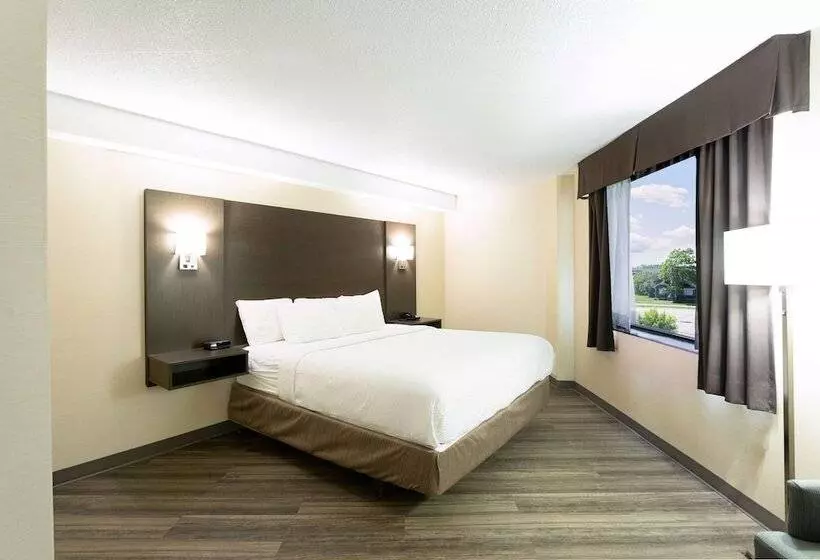 Отель Days Inn By Wyndham Fallsview