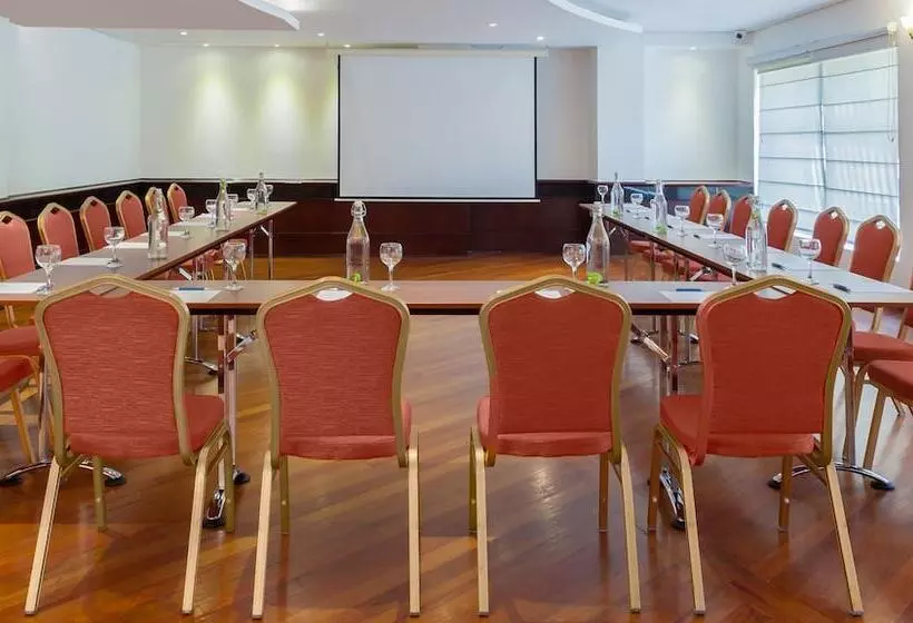 Otel Four Points By Sheraton Medellin