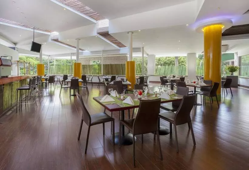 Otel Four Points By Sheraton Medellin