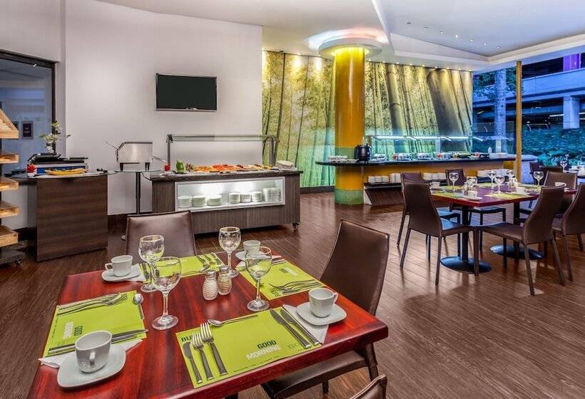 ホテル Four Points By Sheraton Medellin