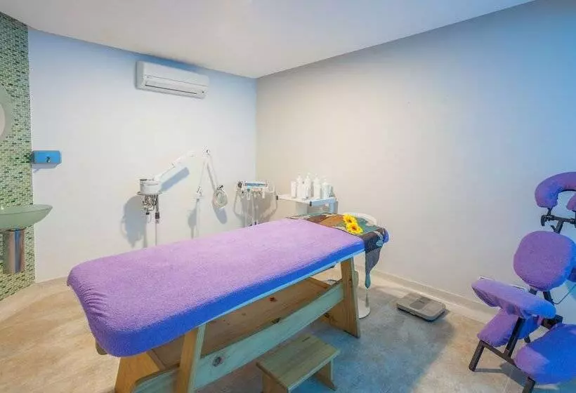 Otel Four Points By Sheraton Medellin