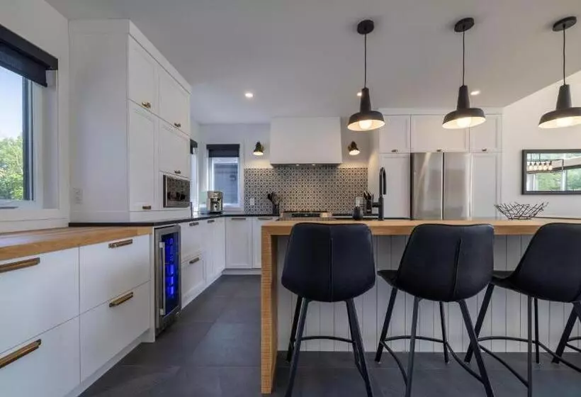 호텔 Hebergement Montsteanne Condos