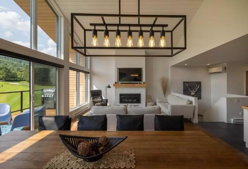 호텔 Hebergement Montsteanne Condos