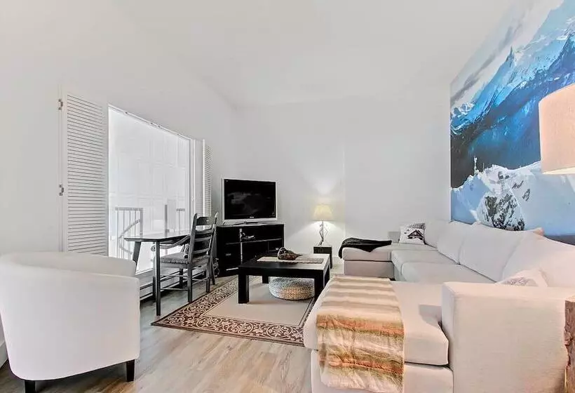 호텔 Hebergement Montsteanne Condos