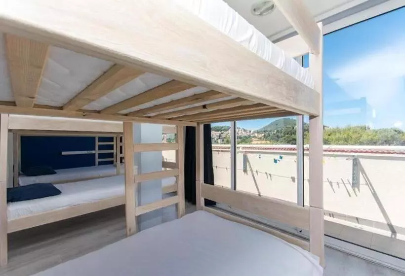 호텔 Hostel Petra Marina