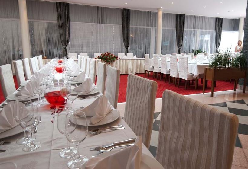 Hotel Hostel Petra Marina