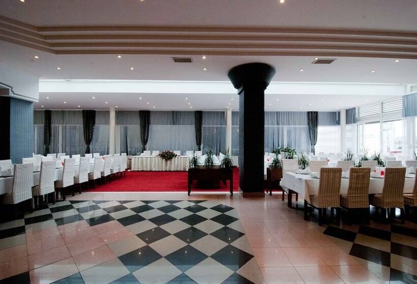 Hotel Hostel Petra Marina