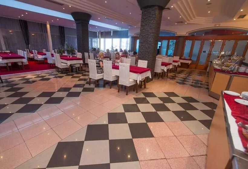 호텔 Hostel Petra Marina