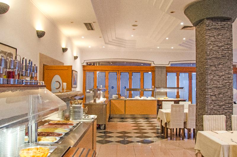 Hotel Hostel Petra Marina