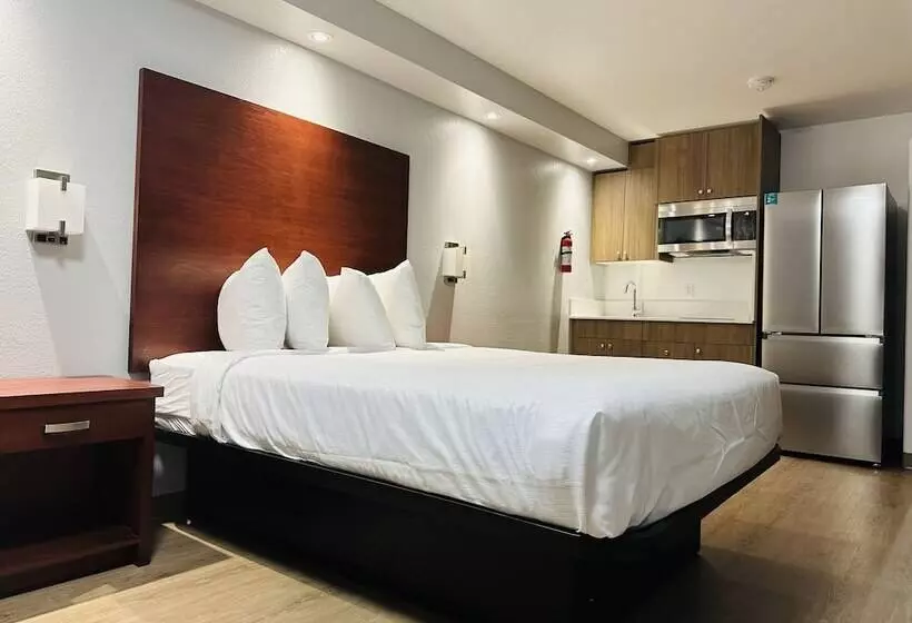 호텔 Surestay Plus By Best Western Brooks