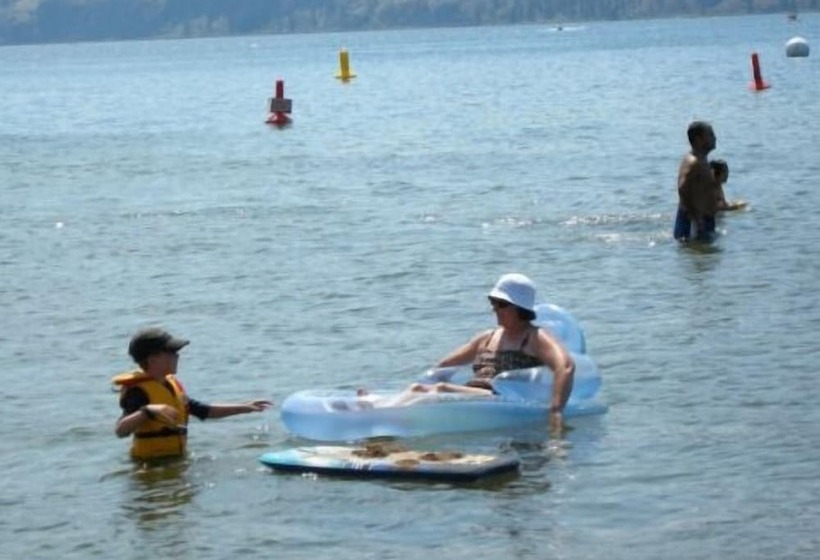 فندق Waterfront Inn