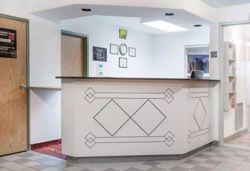 モーテル Super 8 By Wyndham Taber Ab