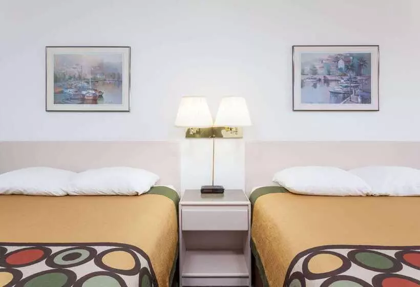 モーテル Super 8 By Wyndham Taber Ab