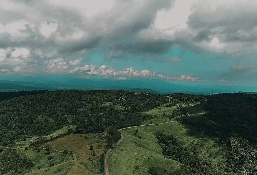Villa Blanca Cloud Forest Hotel + Retreat