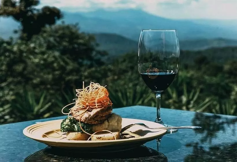 Villa Blanca Cloud Forest Hotel + Retreat