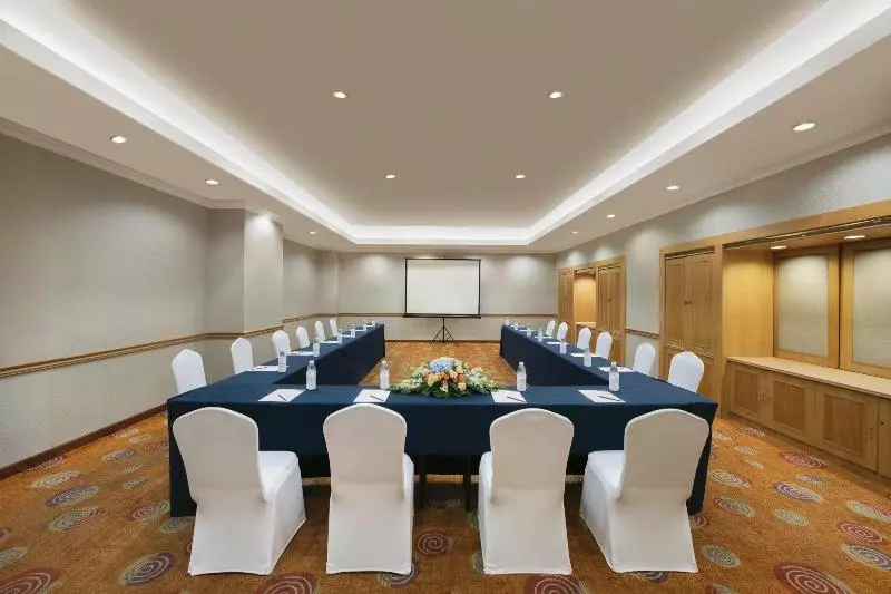 Отель Crowne Plaza Chengdu City Center, An Ihg