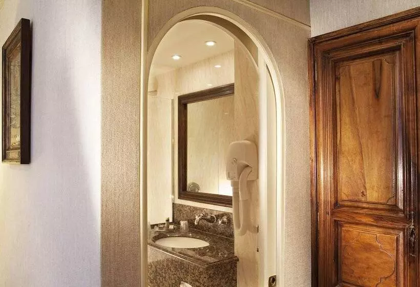 Hotel Left Bank Saintgermain