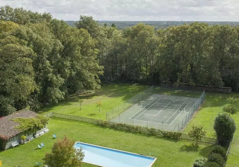 Отель Chateau De La Bourdaisiere