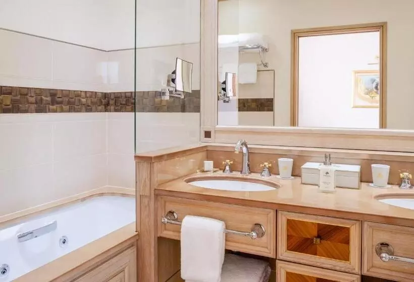 호텔 Airelles Château De La Messardière